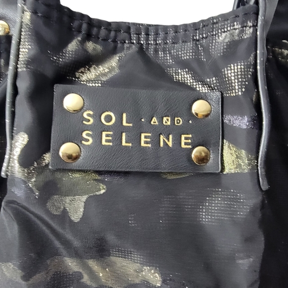 Sol and Selene reversible large woman's spacious tote. With plenty of pockets - Picture 2 of 8